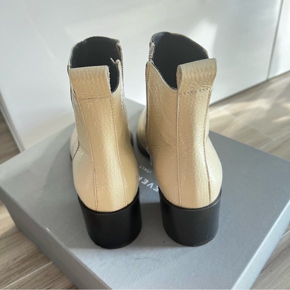 Everlane | The boss boots in patent leather - Picture 3 of 8